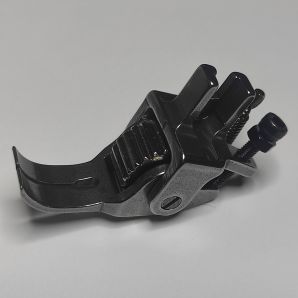 Притискна лапка Peri із металевим зубчатим роликом для промислових швейних машин ширина 10 мм