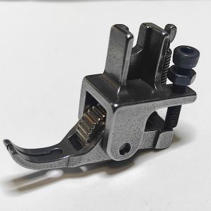 Прижимная лапка с металлическим зубчатым роликом для промышленных швейных машин ширина 5 мм