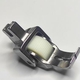 Прижимная лапка с пластиковым роликом для промышленных швейных машин ширина 10 мм